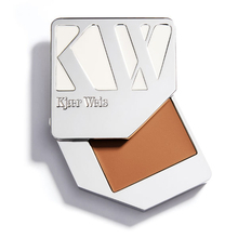 Kjaer Weis - Transparent Foundation cream