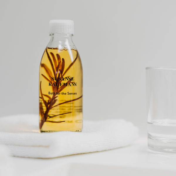 Susanne Kaufmann - Oil Bath for the senses Susanne Kaufmann - Oil Bath for the senses