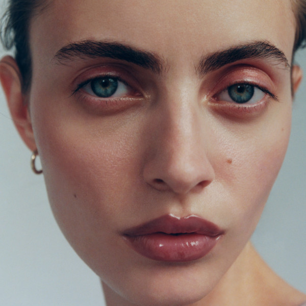 Manasi 7 - Tinted Beauty Potion Acanthe Manasi 7 - Tinted Beauty Potion Acanthe