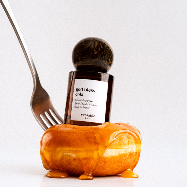 Versatile - God Bless Cola - Spray