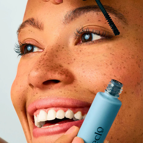 ECLO - Mascara soin Noir Profond 001 ECLO - Mascara soin Noir Profond 001