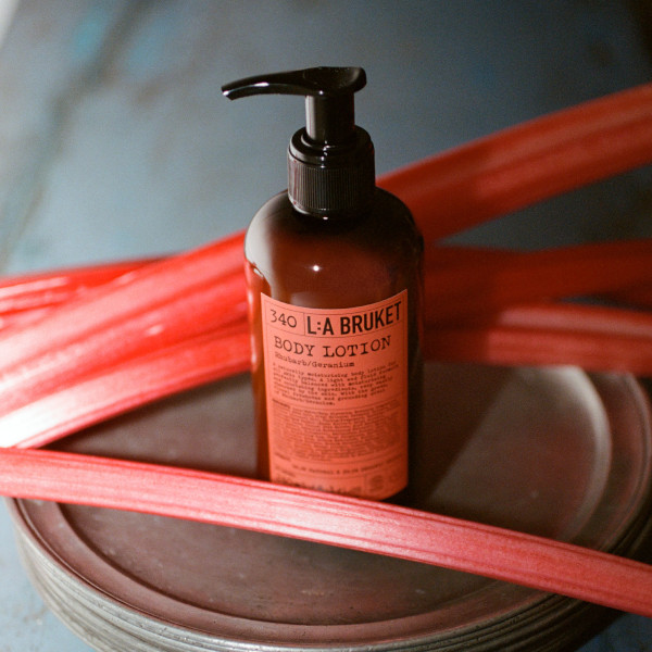 L:a Bruket - Body Lotion Rhubarb & Geranium 340 L:a Bruket - Body Lotion Rhubarb & Geranium 340