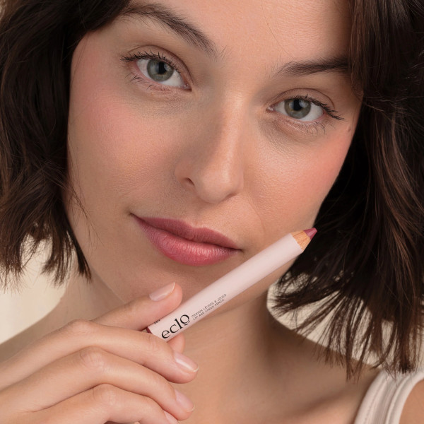 ECLO - Crayon Couleur & soin 3-en-1 Rose Velvet 004 ECLO - Crayon Couleur & soin 3-en-1 Rose Velvet 004