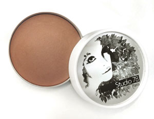 Natural organic terracotta bronzing powder by Studio 78 Paris