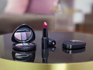 Buy Hauschka organic make-up