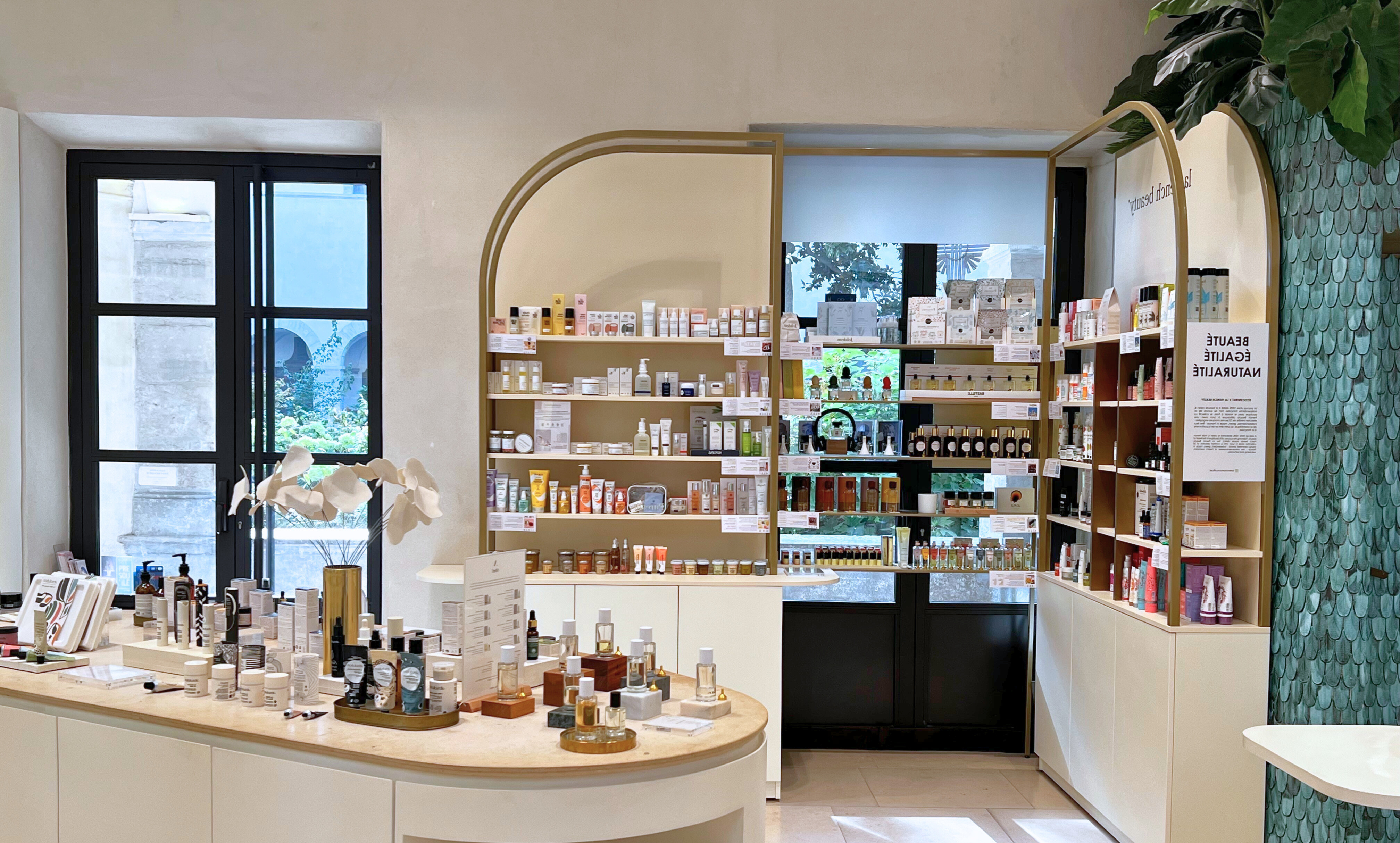Organic cosmetics store in Lyon
